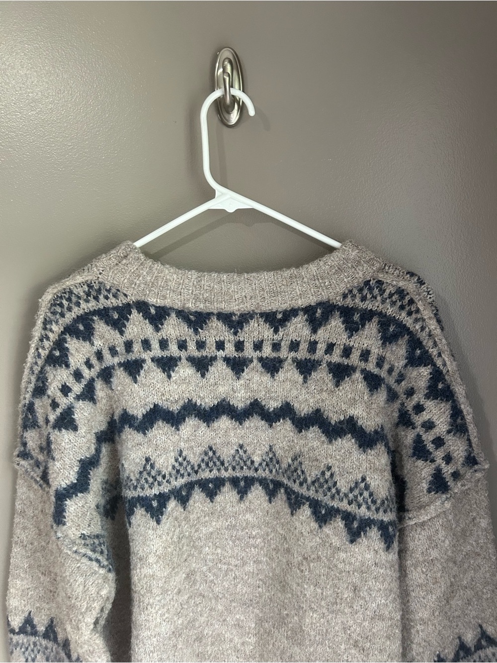 A'ltard State Fair Isle Crew Neck Chunky Knit Pullover Sweater - Taupe and Navy - Picture 12 of 12